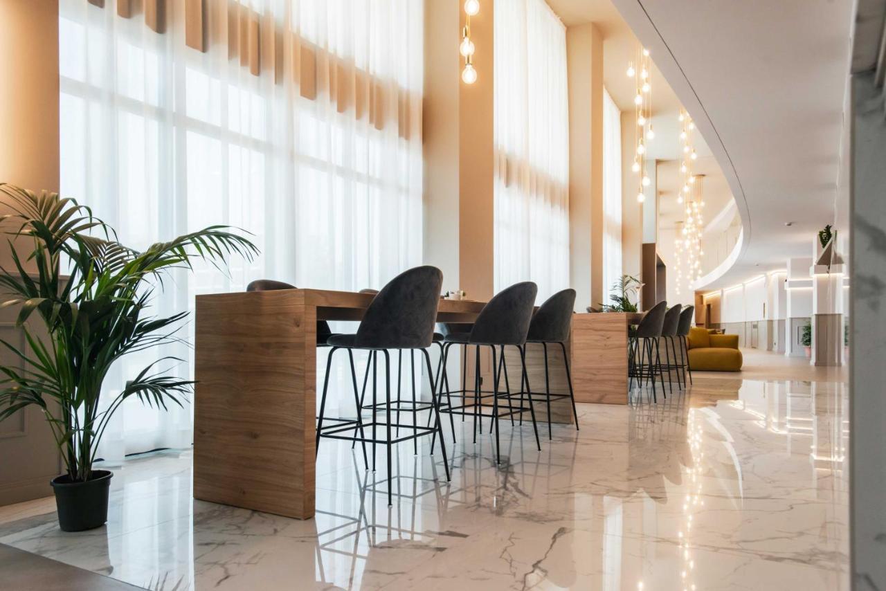 Phi Hotel Cavalieri Bra Bagian luar foto