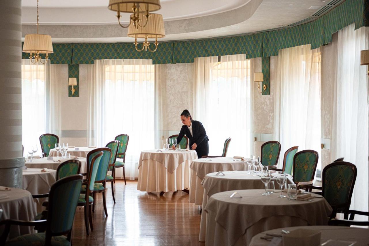 Phi Hotel Cavalieri Bra Bagian luar foto