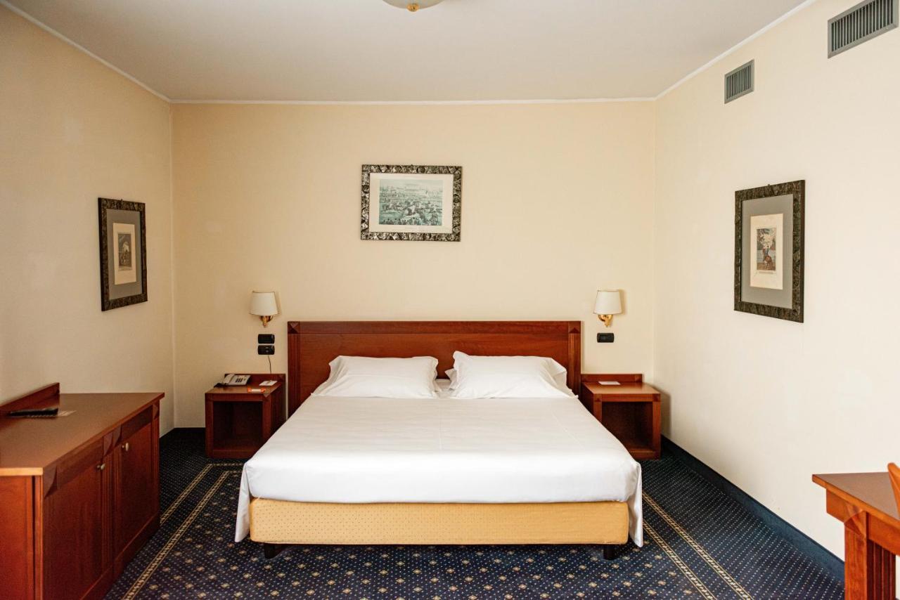 Phi Hotel Cavalieri Bra Bagian luar foto
